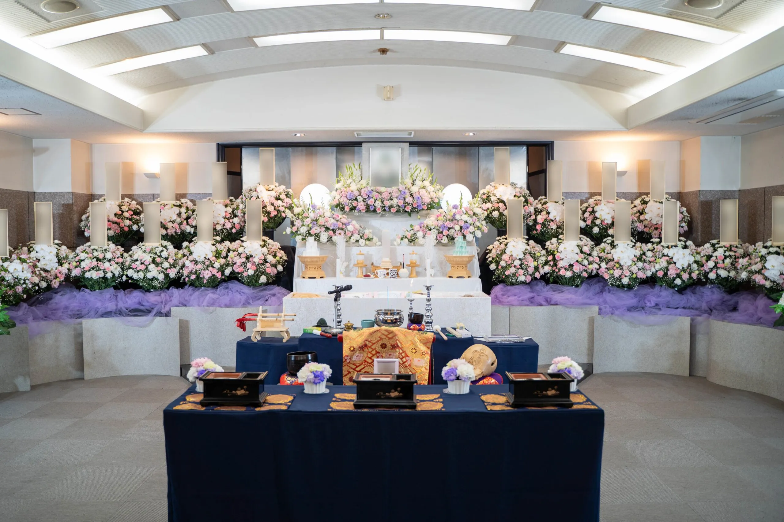 町田市、南多摩斎場第三式場にて参列約100名の一般葬