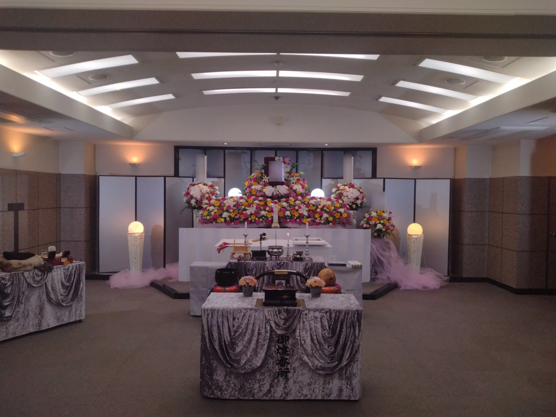 多摩市Ｔ様、南多摩斎場第三式場にて家族8名での一日葬