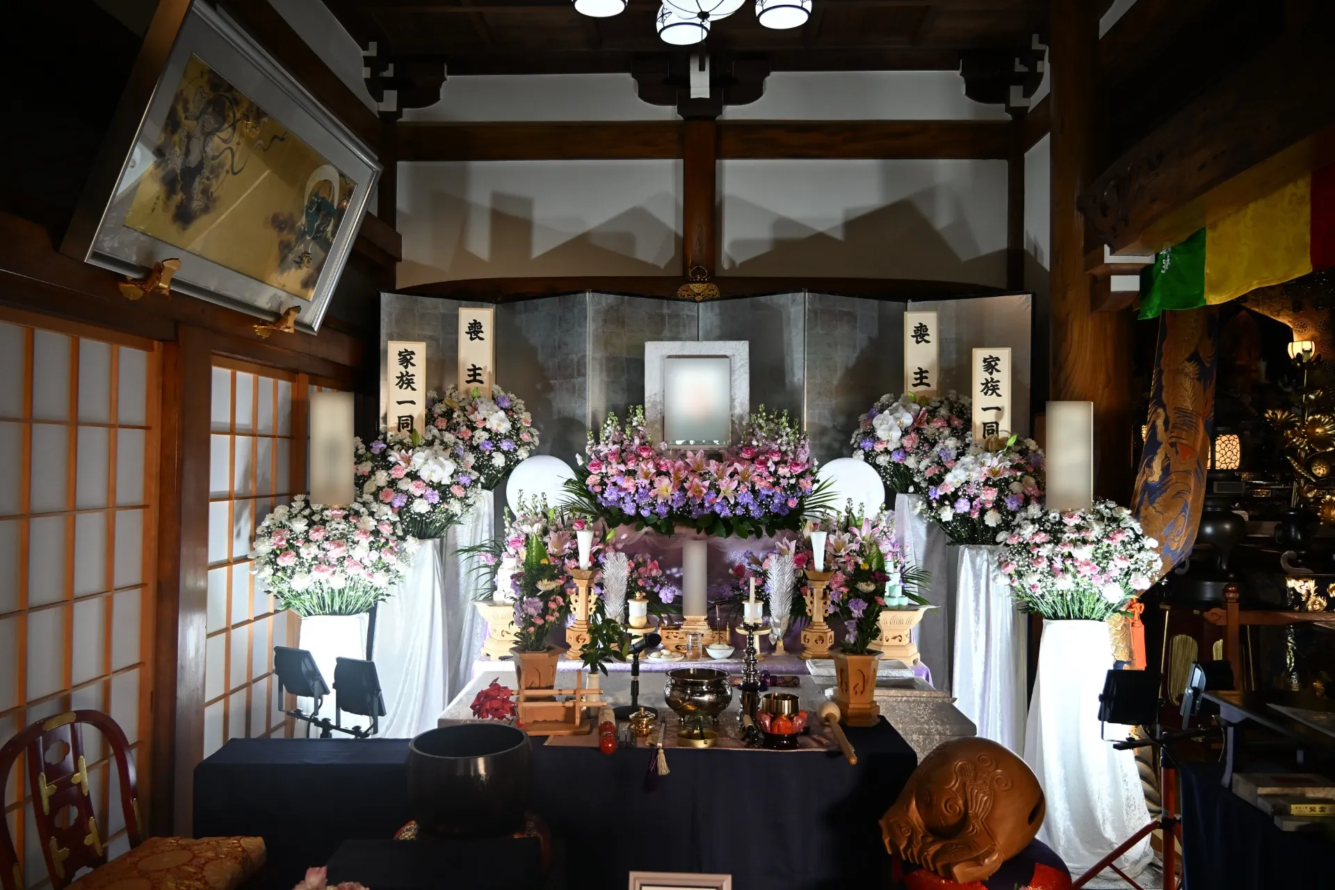 東京都狛江市K様、東泉寺 本堂にて総勢8名での家族葬(一日葬)